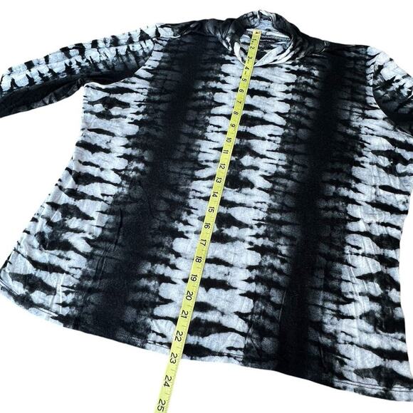 ROCK & REPUBLIC tie-dye, turtleneck, women's size XL - Picture 3 of 6